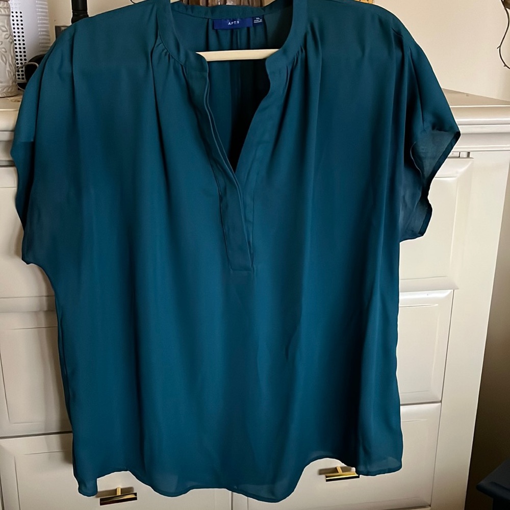 Apt 9 V neck Henley Blouse Size XL